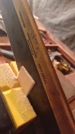 This ebay find is extremely blunt...
and it is still the best saw I've ever used!
Apart from my jewellery saw.
I have to learn to sharpen it.